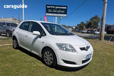 White 2008 Toyota Corolla Hatchback Ascent