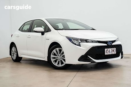 White 2023 Toyota Corolla Hatch ASCENT SPORT HYBRID F