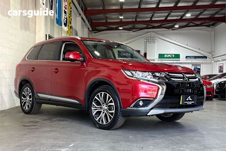 Red 2017 Mitsubishi Outlander Wagon Ls 7 Seat (2Wd)