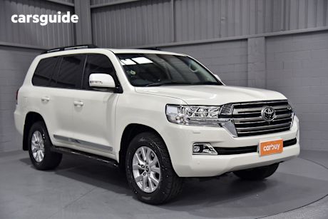 White 2018 Toyota Landcruiser SUV SAHARA 4X4