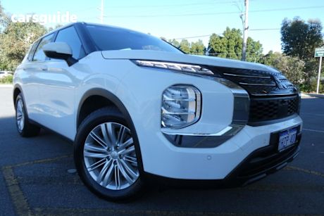 White 2023 Mitsubishi Outlander Wagon Es 5 Seat (2Wd)