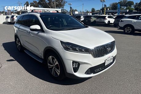 White 2018 Kia Sorento SUV GT-LINE 4X4