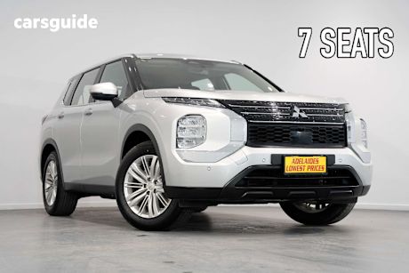 Silver 2024 Mitsubishi Outlander SUV ES F