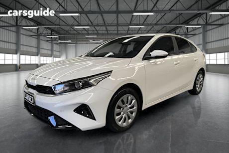 White 2023 Kia Cerato Hatchback S