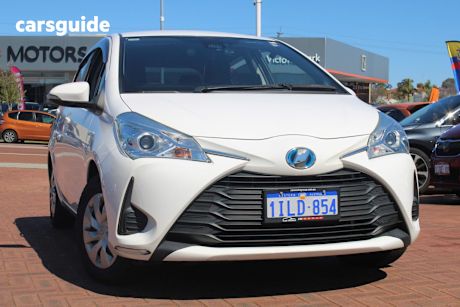 White 2019 Toyota VITZ HYRBID Hatch F (HYBRID) NHP130