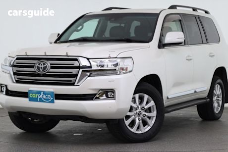White 2017 Toyota Landcruiser Wagon Sahara (4X4)