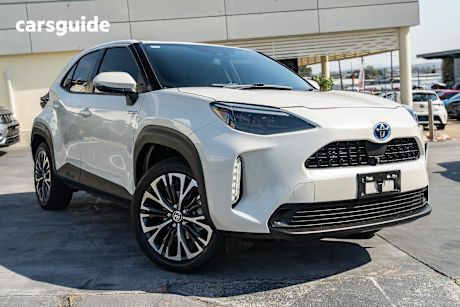 White 2021 Toyota Yaris Cross SUV URBAN F