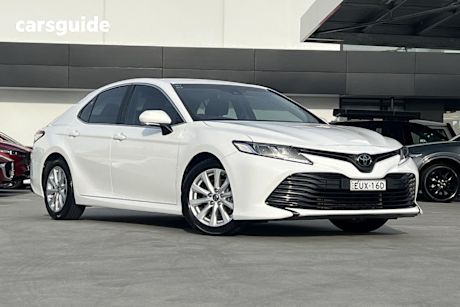 White 2018 Toyota Camry Sedan Ascent