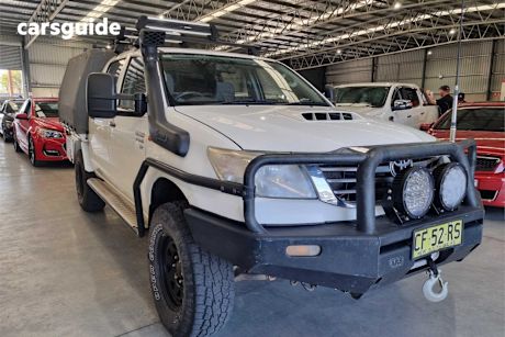 White 2012 Toyota Hilux Ute Tray SR 4X4