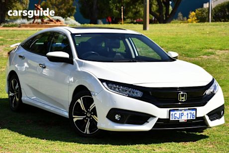 White 2017 Honda Civic Sedan RS F