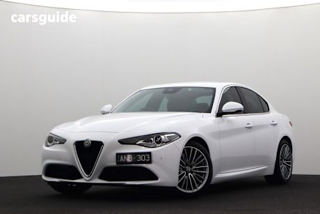 White 2017 Alfa Romeo Giulia Sedan R