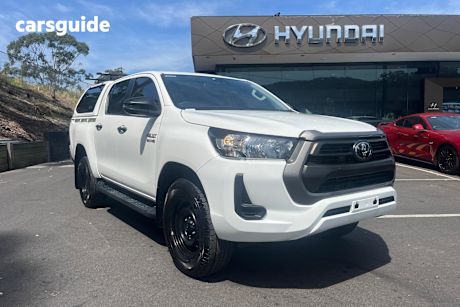 White 2022 Toyota Hilux Ute Tray SR 4X4