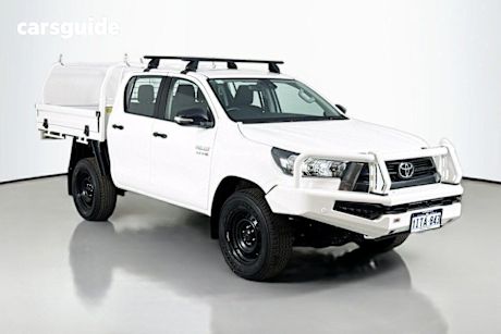 White 2022 Toyota Hilux Double Cab Pick Up Sr (4X4)