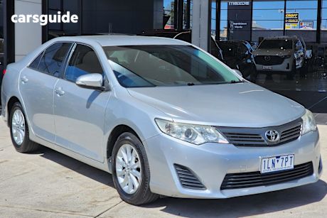 Silver 2012 Toyota Camry Sedan ALTISE F