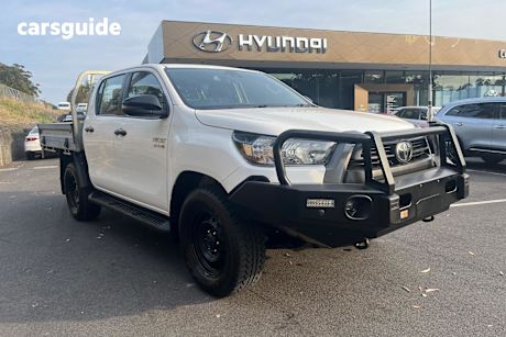 White 2021 Toyota Hilux Ute Tray SR 4X4