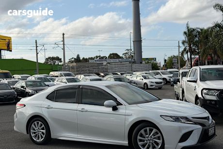 White 2019 Toyota Camry Sedan ASCENT SPORT F