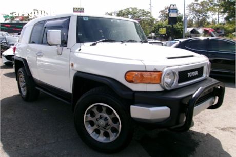 White 2011 Toyota FJ Cruiser Wagon