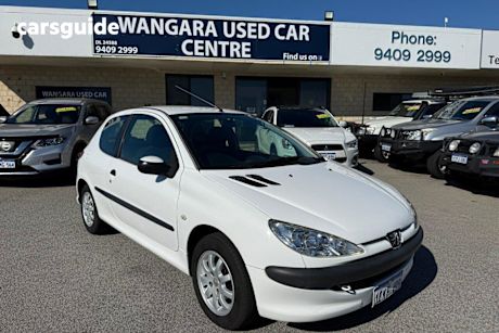 White 2005 Peugeot 206 Hatchback Xr