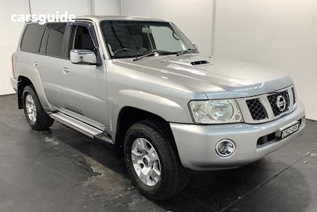 Silver 2014 Nissan Patrol Wagon St (4X4)