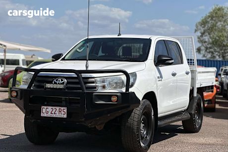 White 2015 Toyota Hilux Dual Cab Chassis Sr (4X4)