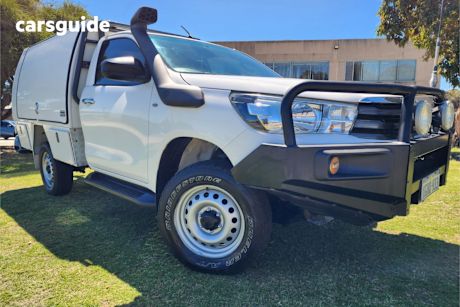 White 2017 Toyota Hilux Cab Chassis Sr (4X4)