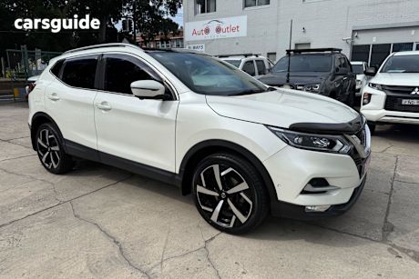 White 2018 Nissan Qashqai SUV TI F