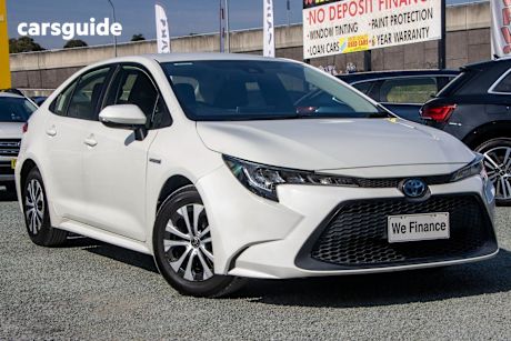 White 2020 Toyota Corolla Sedan ASCENT SPORT HYBRID F