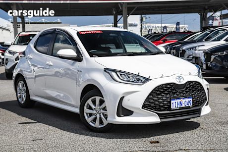 White 2024 Toyota Yaris Hatch SX F