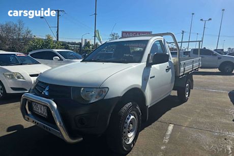 White 2014 Mitsubishi Triton Ute Tray GL R