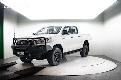 White 2022 Toyota Hilux Ute Tray SR 4X4
