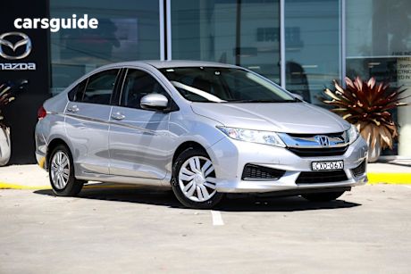 Silver 2015 Honda City Sedan Vti