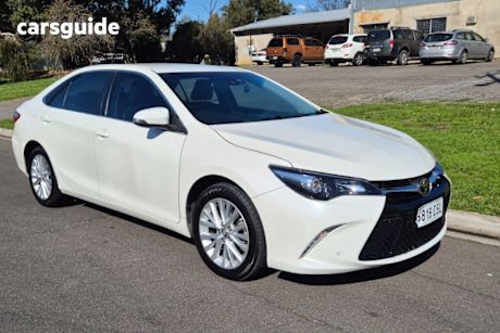White 2015 Toyota Camry Sedan Atara S
