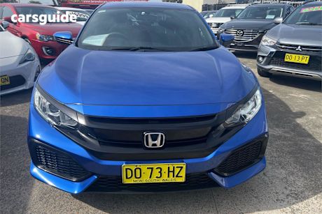 Blue 2017 Honda Civic Hatchback Vti