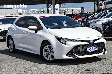 White 2022 Toyota Corolla Hatch SX HYBRID F