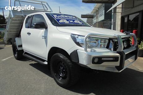 White 2020 Toyota Hilux Ute Tray SR 4X4