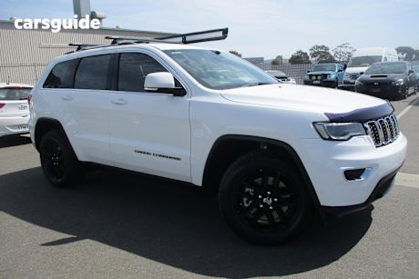 White 2018 Jeep Grand Cherokee SUV LAREDO 4X4