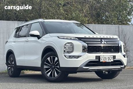 White 2025 Mitsubishi Outlander SUV LS F