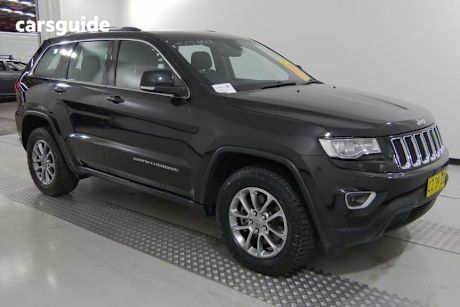 Black 2016 Jeep Grand Cherokee Wagon Laredo (4X4)