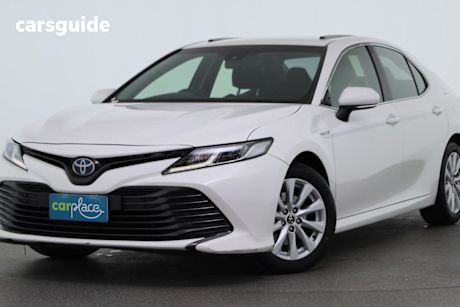 White 2019 Toyota Camry Sedan Ascent (Hybrid)