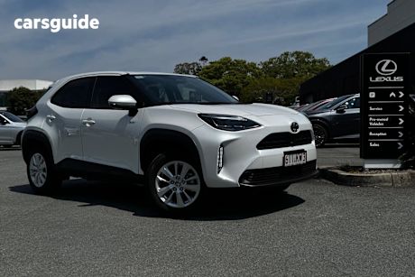 White 2024 Toyota Yaris Cross Wagon Gxl Hybrid
