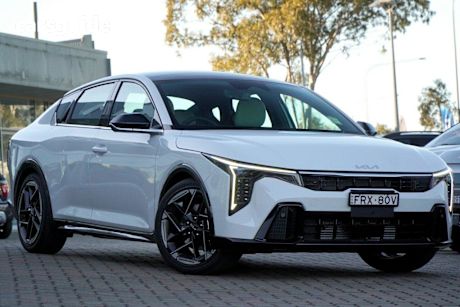 White 2025 Kia K4 Sedan GT-LINE F