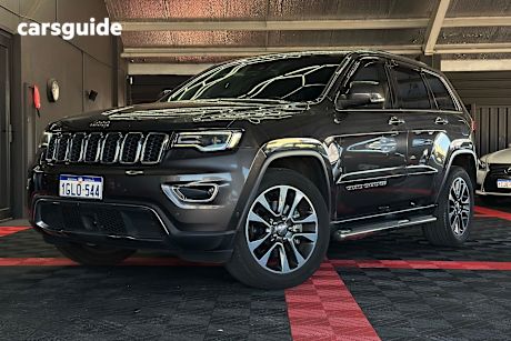 Black 2017 Jeep Grand Cherokee SUV LIMITED 4X4