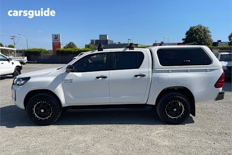 White 2021 Toyota Hilux Double Cab Pick Up Sr (4X4)