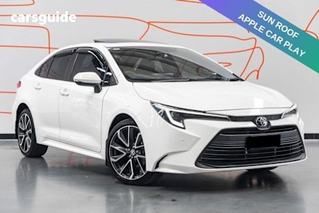White 2022 Toyota Corolla Sedan ZR F