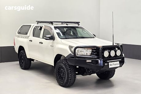 White 2017 Toyota Hilux Dual Cab Utility Workmate (4X4)