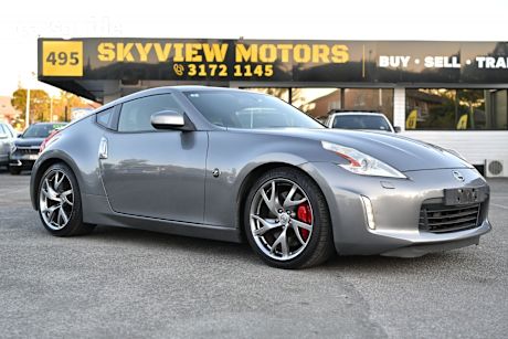 Grey 2017 Nissan 370Z Coupe R