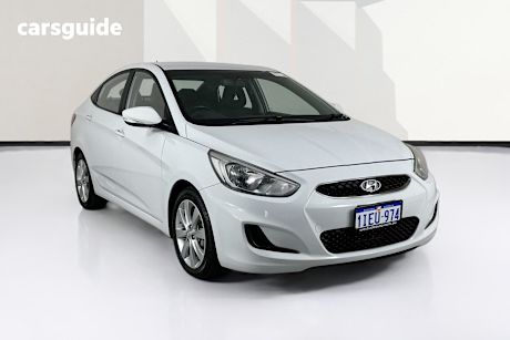 White 2018 Hyundai Accent Sedan Sport