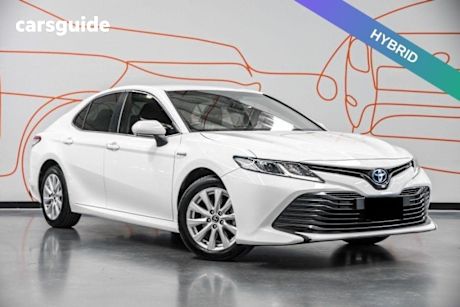 White 2019 Toyota Camry Sedan Ascent