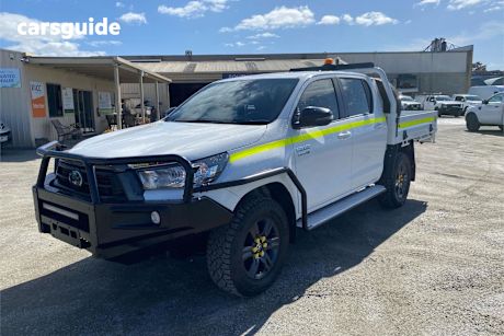 White 2022 Toyota Hilux Ute Tray SR 4X4