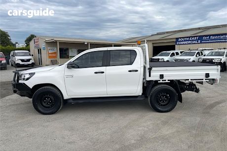 White 2017 Toyota Hilux Ute Tray SR 4X4